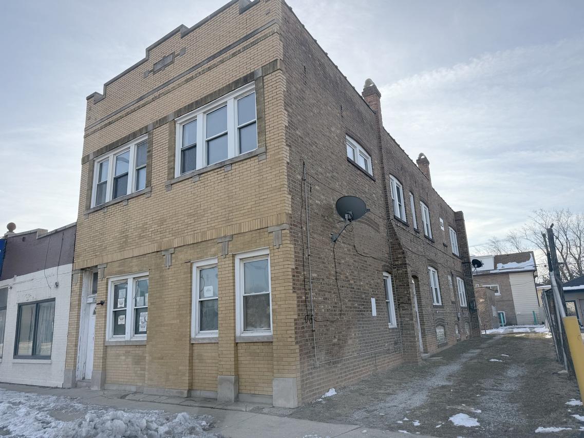 8803 Ogden Ave., Brookfield, IL 60513