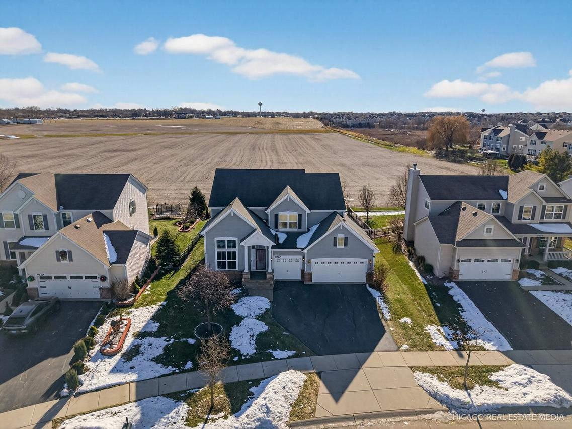 9580 Farley Dr., Huntley, IL 60142