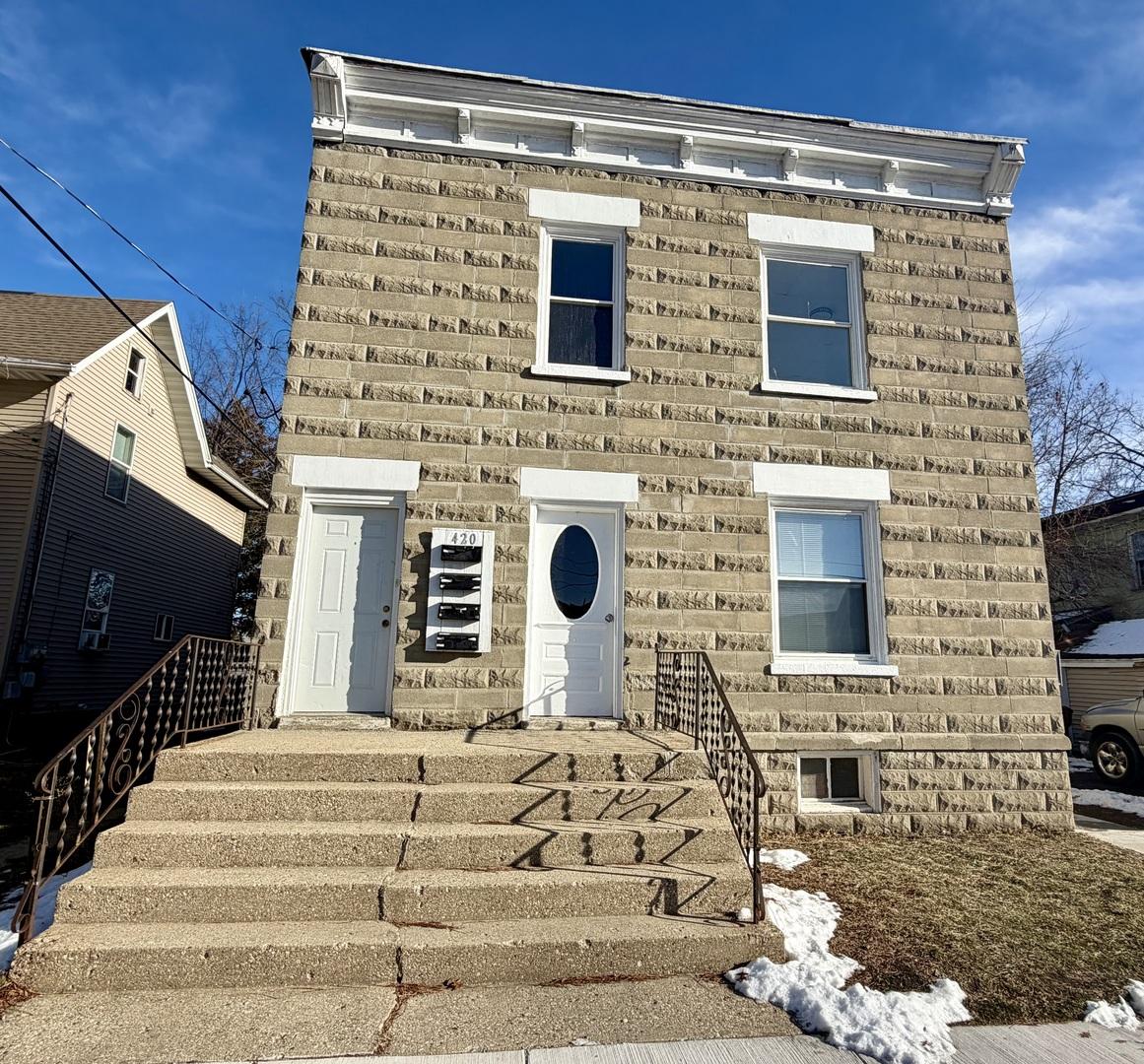 420 8th St., Rockford, IL 61104