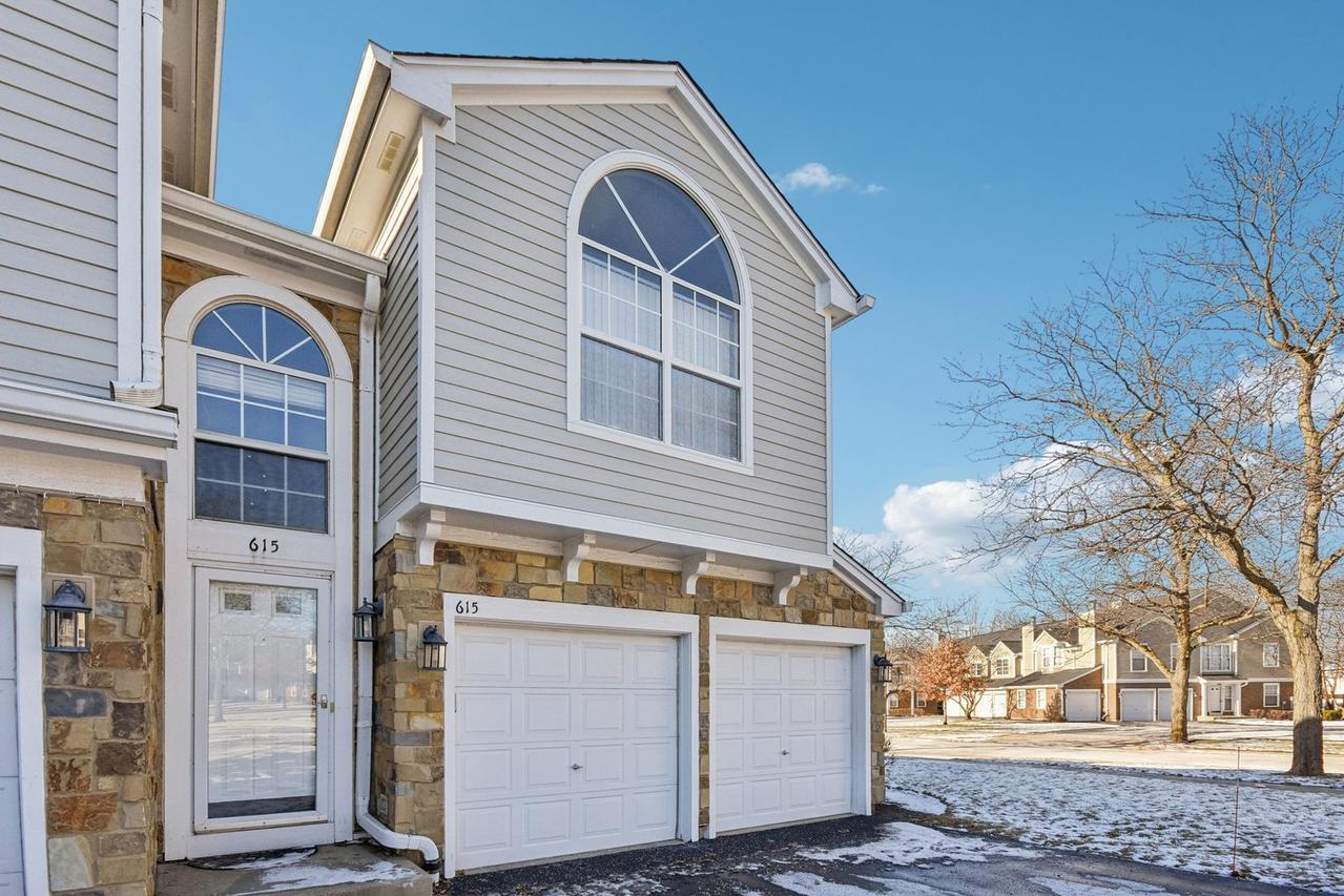 615 Grosse Pointe Cir. #12-7, Vernon Hills, IL 60061