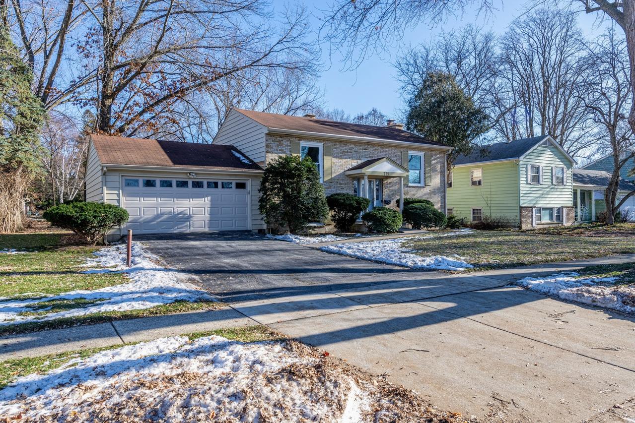 719 Webster St., Algonquin, IL 60102