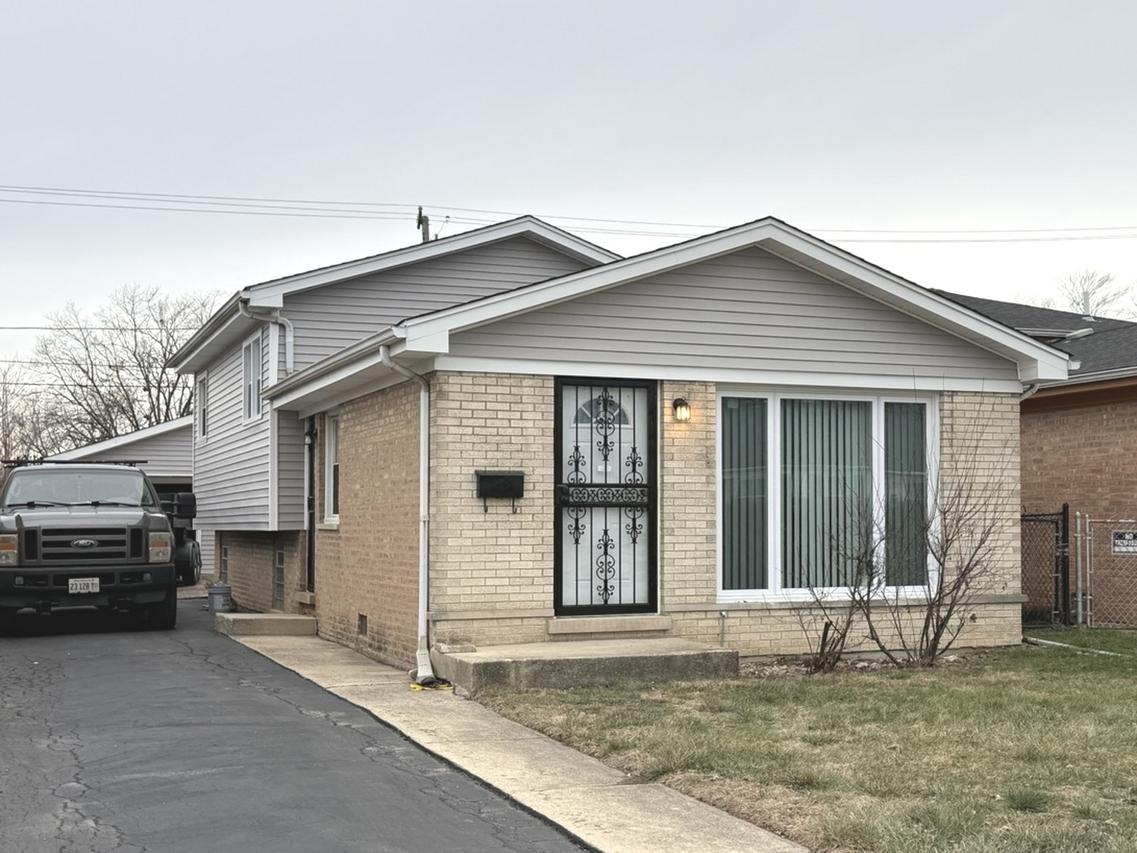 16024 Myrtle Ave., Harvey, IL 60426