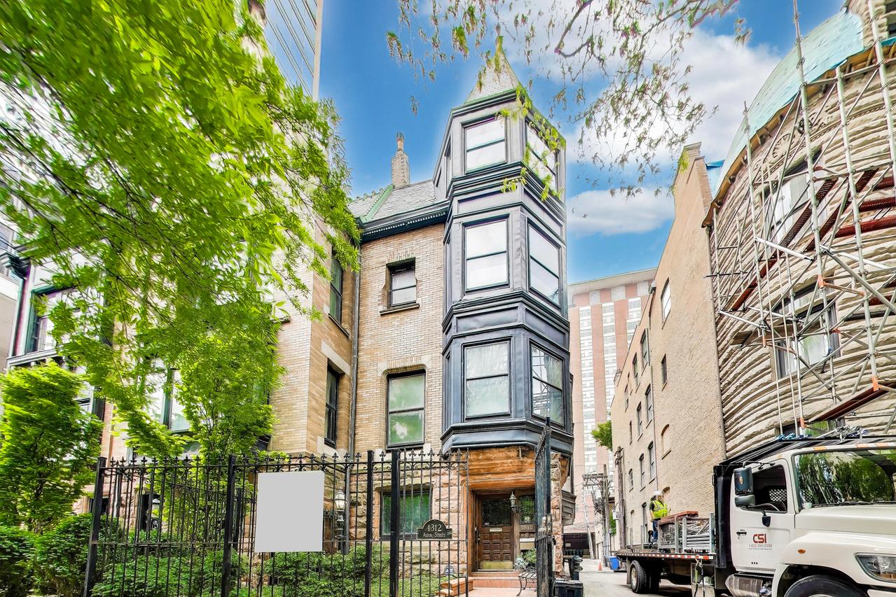 1312 N Astor St., Chicago, IL 60610