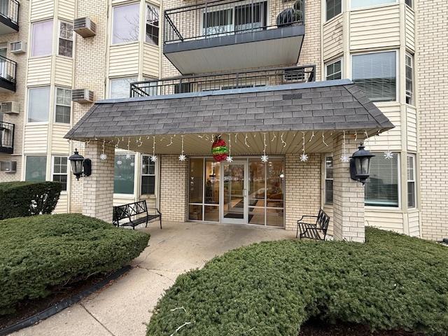 5510 Lincoln Ave. #B409, Morton Grove, IL 60053