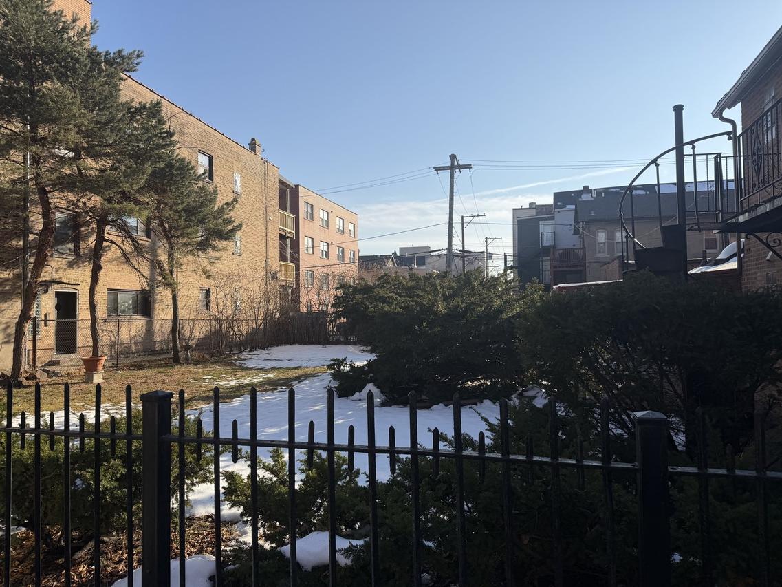 1041 W Polk St., Chicago, IL 60607