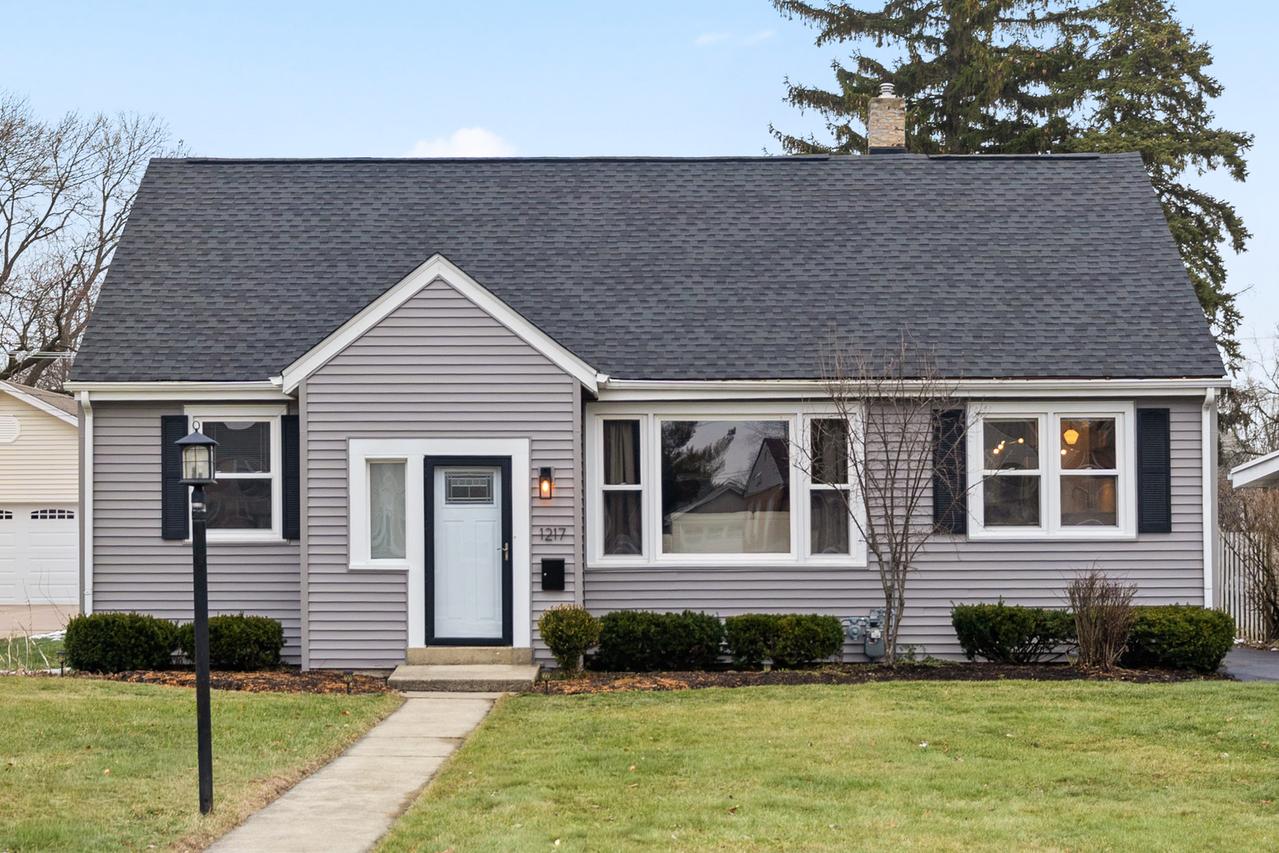1217 Sunset Rd., Wheaton, IL 60189