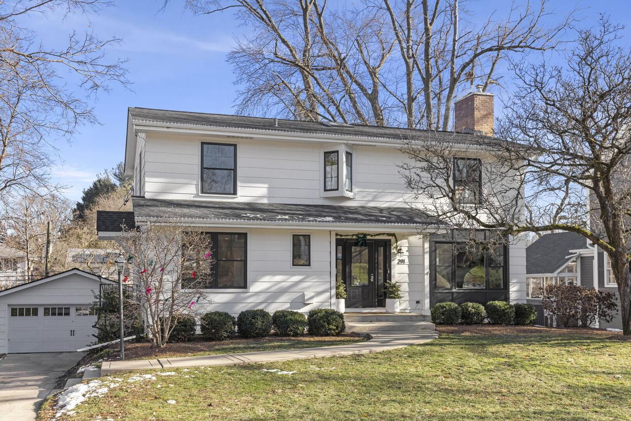 291 Spring Ave., Glen Ellyn, IL 60137