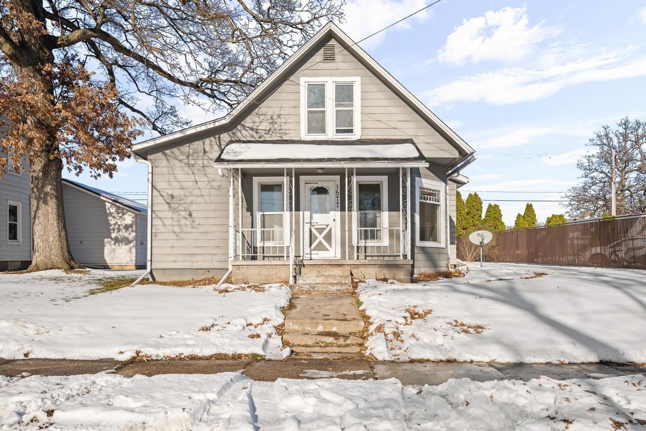 1577 31st Ave., Moline, IL 61265