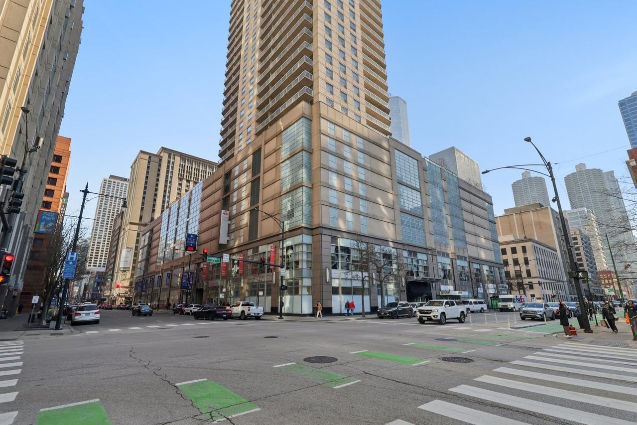 545 N Dearborn St. #W2905, Chicago, IL 60654