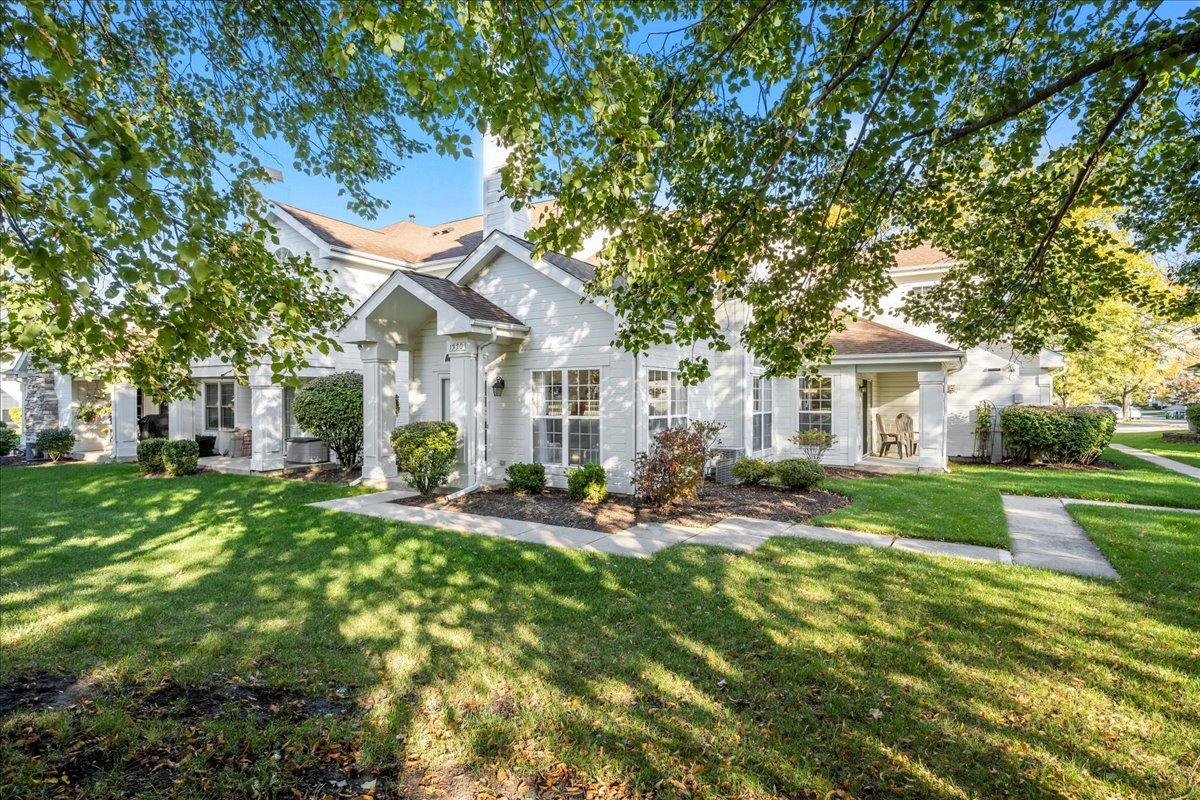 1320 Georgetown Dr., Batavia, IL 60510