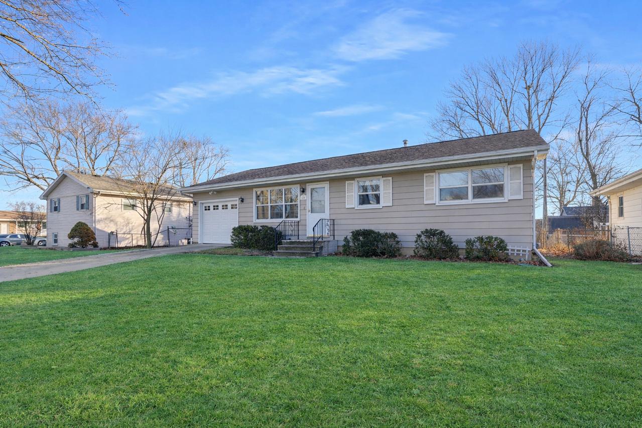 1319 Rutledge Rd., Bloomington, IL 61704