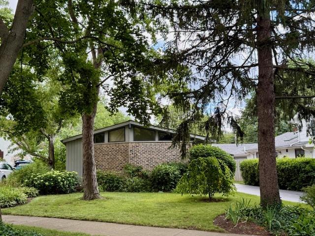 1974 Elmwood Dr., Highland Park, IL 60035