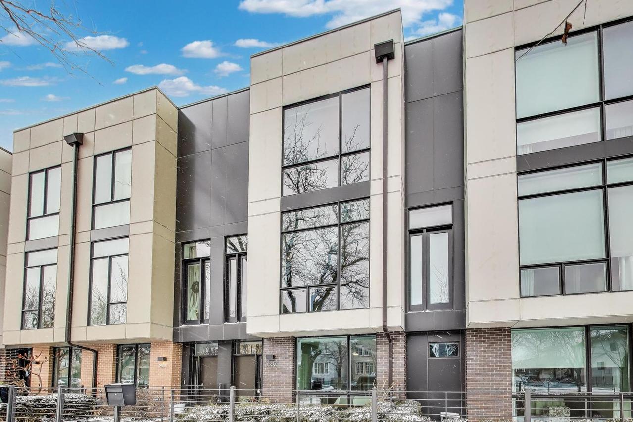 2502 W Cortland Ave., Chicago, IL 60647