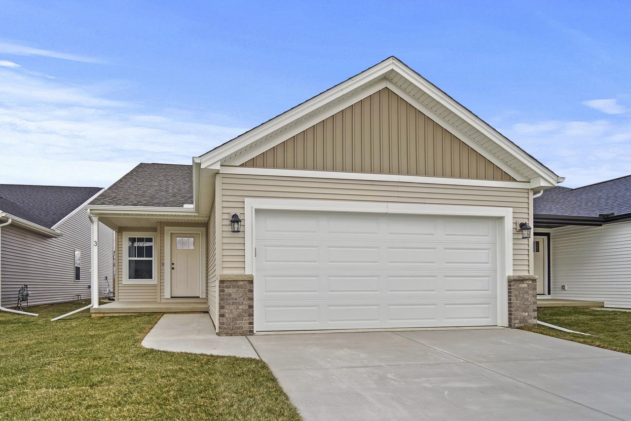 3 Eric Ct., Bloomington, IL 61705