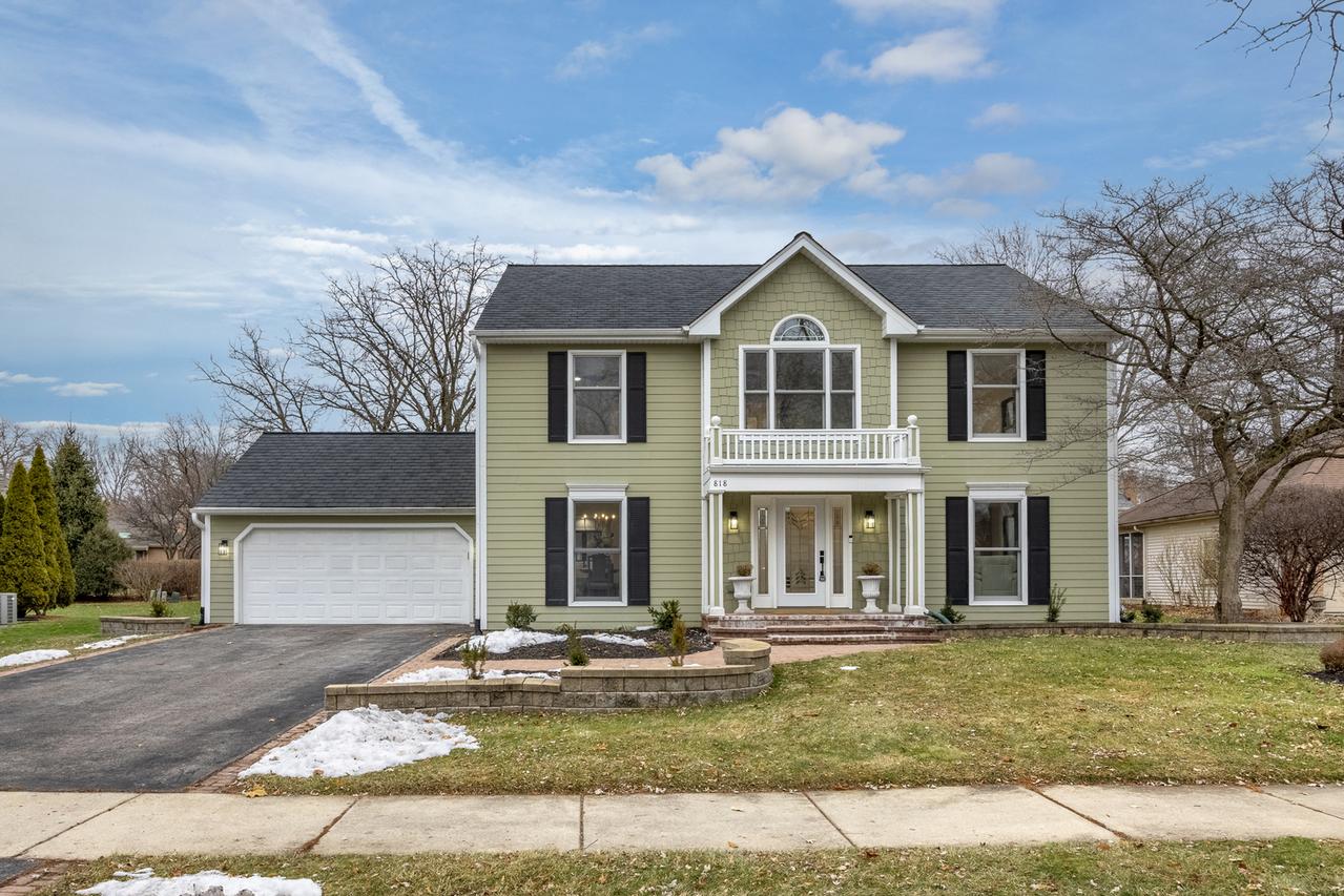 818 Fairwinds Ct., Naperville, IL 60563