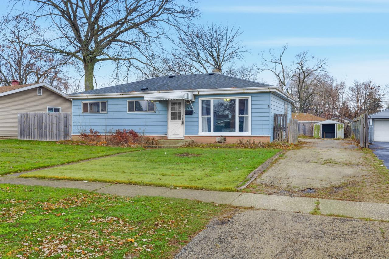 706 W James Ave., Villa Park, IL 60181