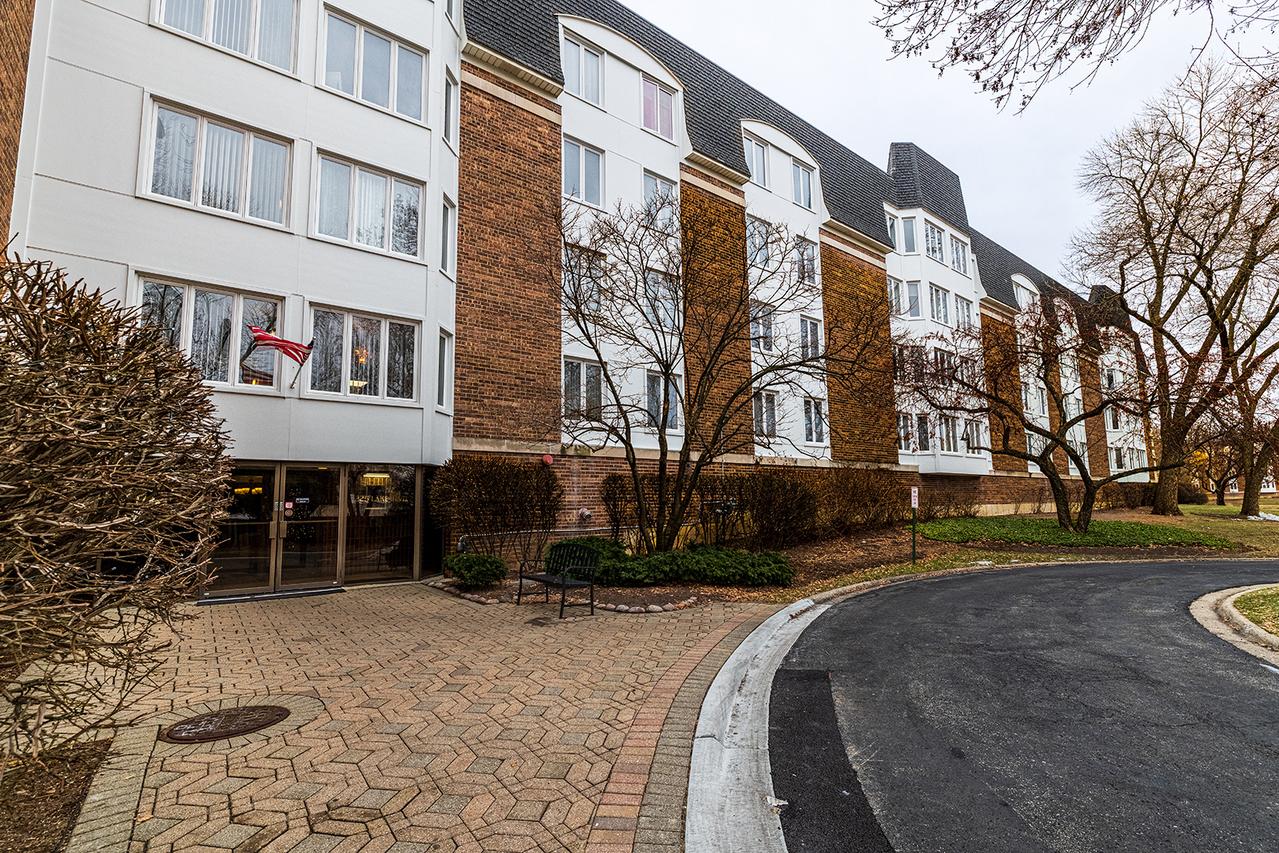 225 Lake Blvd. #531, Buffalo Grove, IL 60089