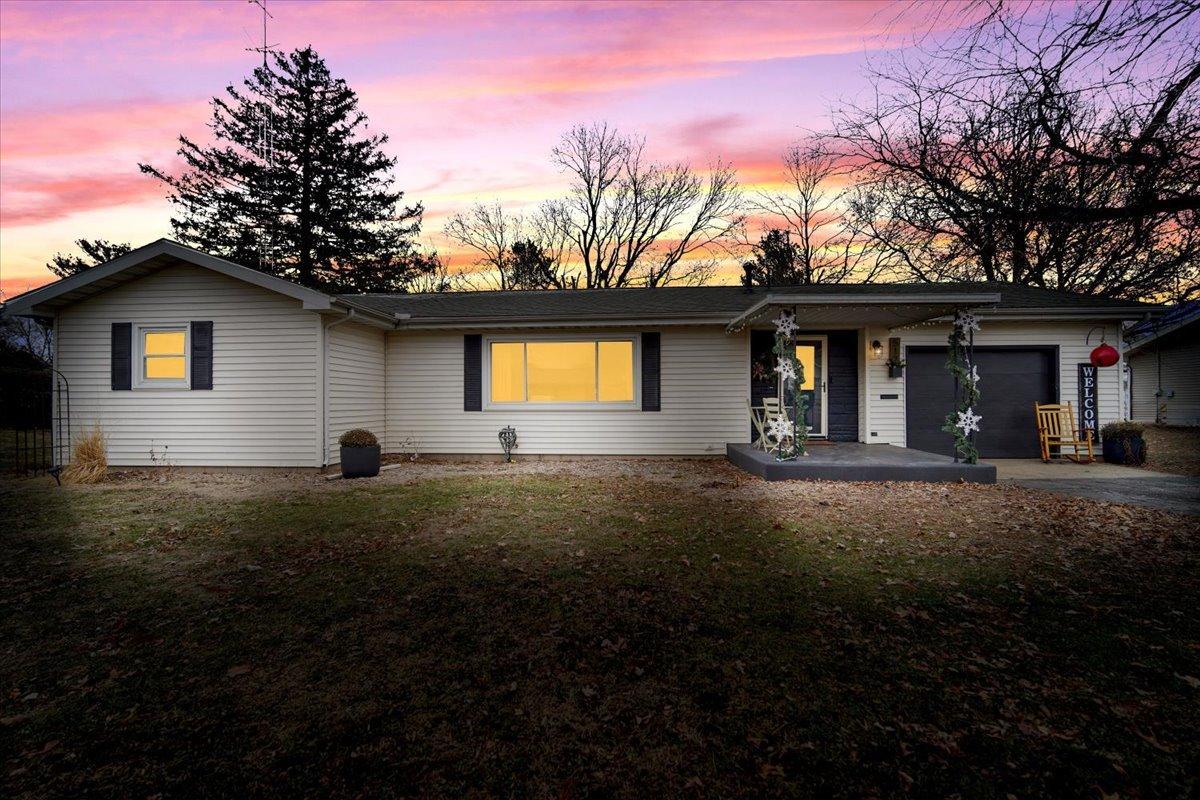 517 Sunrise Dr., Chenoa, IL 61726