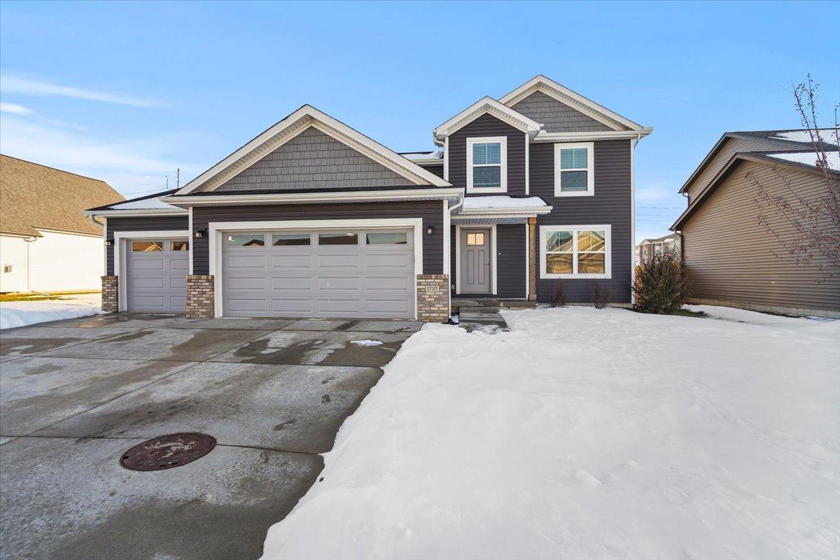 1727 Eide Rd., Bloomington, IL 61704