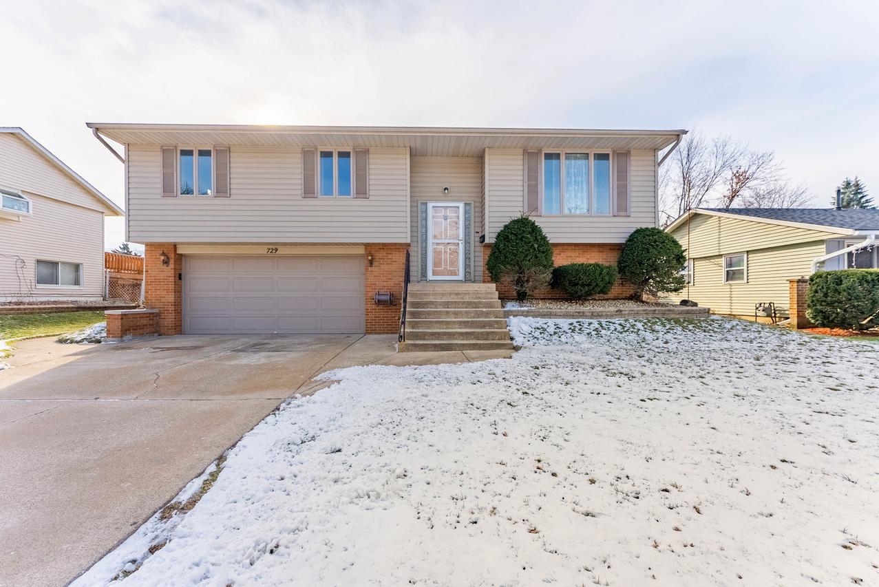 729 Yates Ave., Romeoville, IL 60446