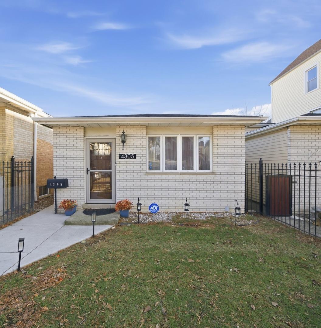 4305 S Wood St., Chicago, IL 60609