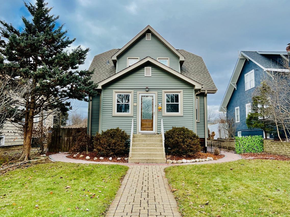 314 E Elm St., Lombard, IL 60148