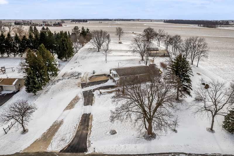 8611 Huber Rd., Belvidere, IL 61008