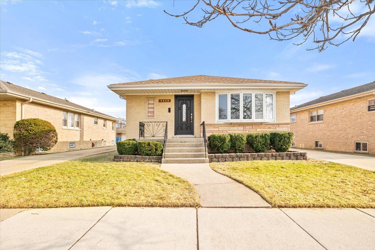 4849 N Newland Ave., Chicago, IL 60656