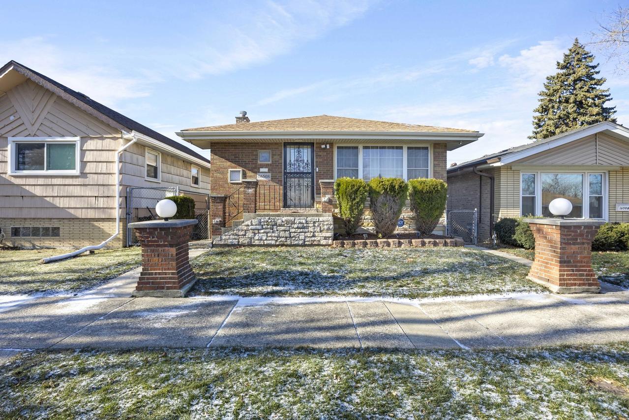 16508 Emerald Ave., Harvey, IL 60426
