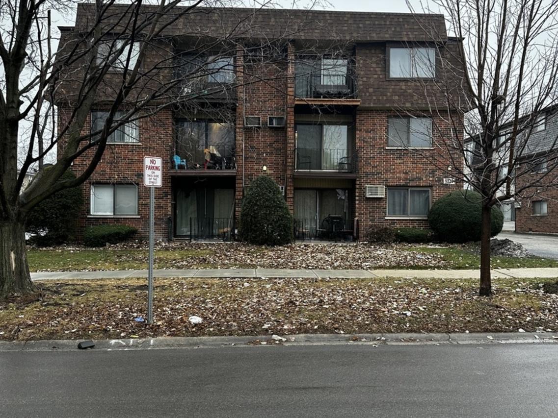 9832 Nottingham Ave. #17, Chicago Ridge, IL 60415