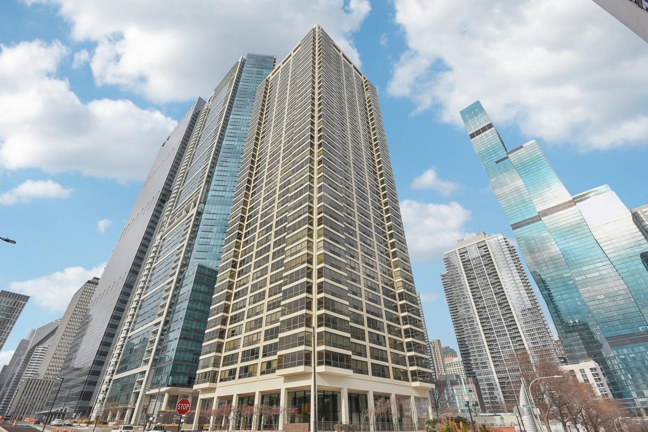 360 E Randolph St. #1102, Chicago, IL 60601