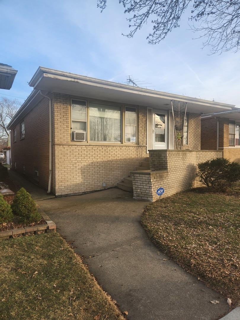 8151 S Commercial Ave., Chicago, IL 60617