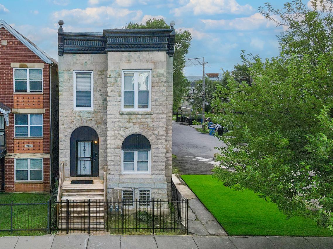 209 S Albany Ave., Chicago, IL 60612