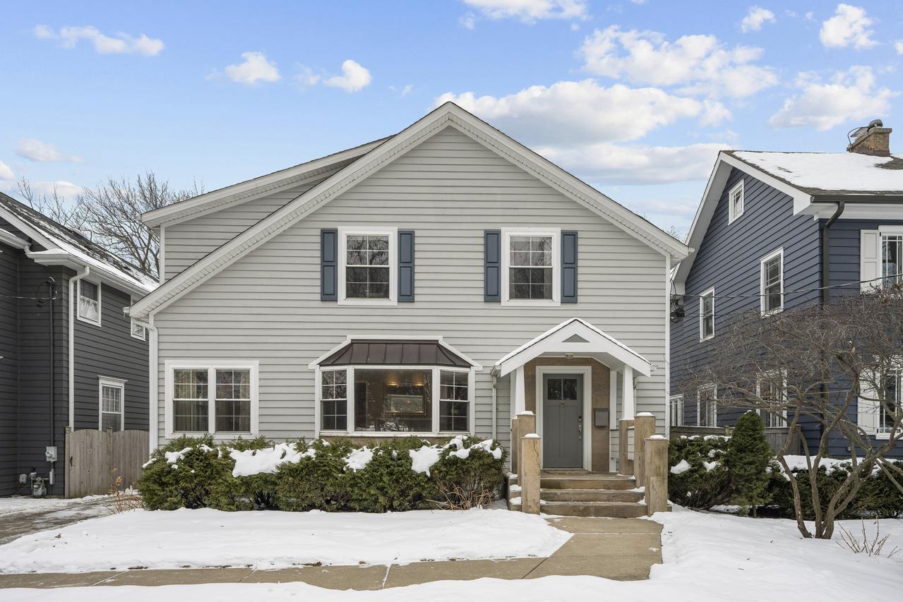 124 Linden Ave., Glencoe, IL 60022