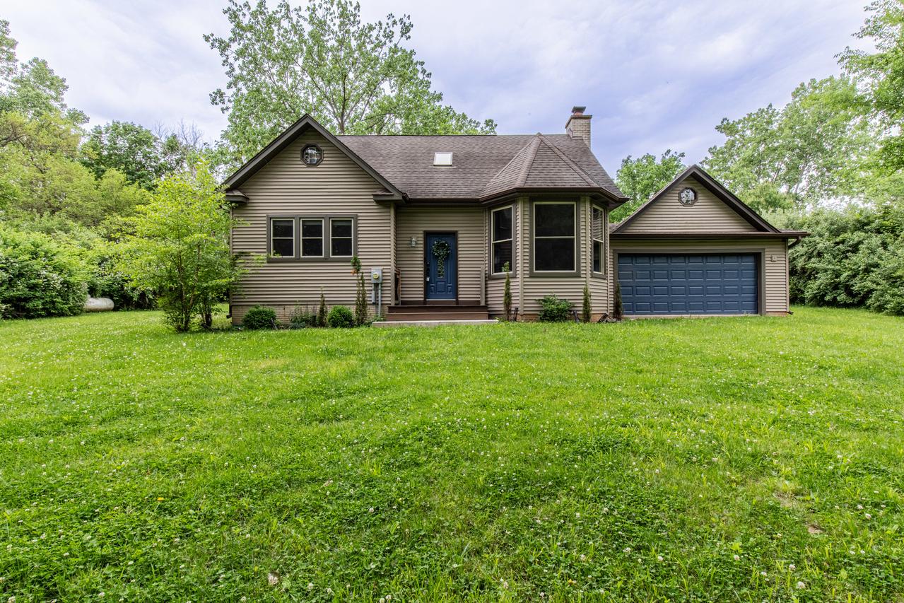 8 Birch Dr., Putnam, IL 61560