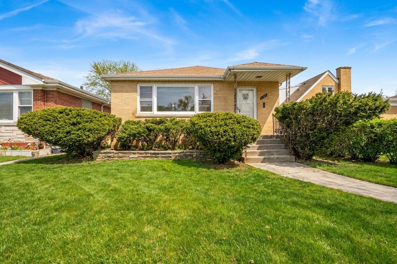 5265 W Devon Ave., Chicago, IL 60646