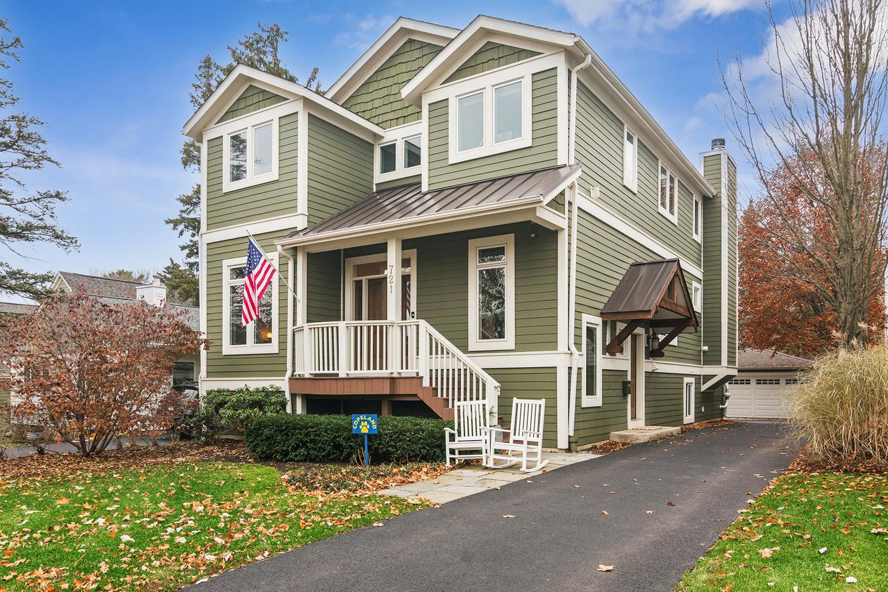 [Address Hidden by Seller], Libertyville, IL 60048