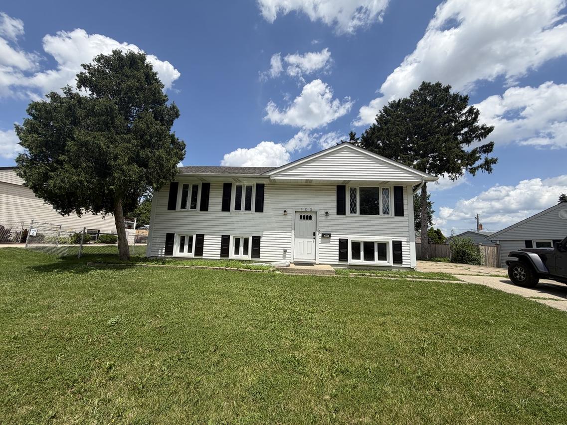 122 Ambassador Ave., Romeoville, IL 60446