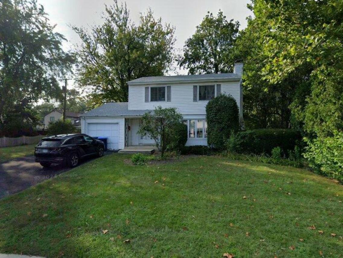 1112 Laurel Ave., Deerfield, IL 60015