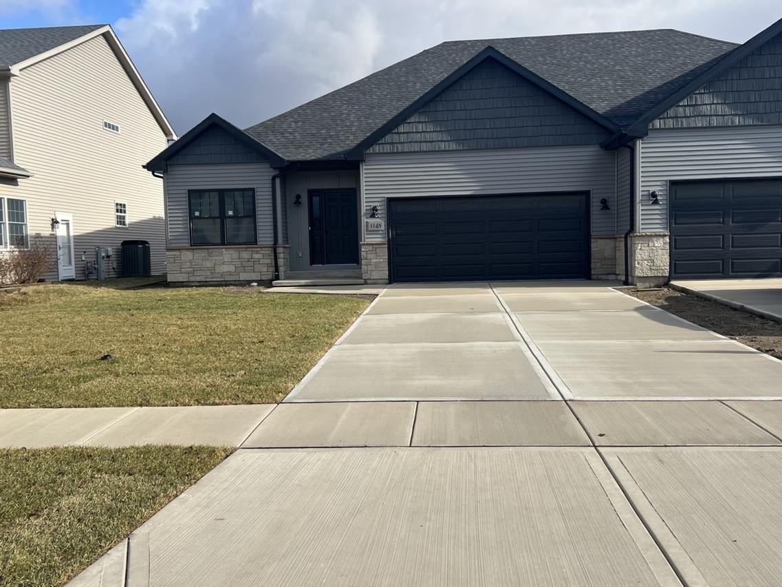 1165 S Farmstone Dr., Diamond, IL 60416