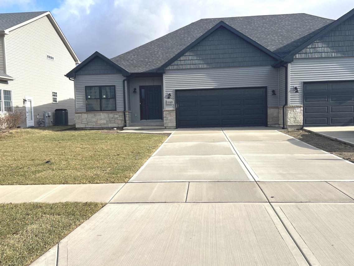 1165 S Farmstone Dr., Diamond, IL 60416