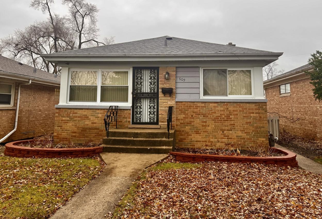 609 Linden Ave., Bellwood, IL 60104