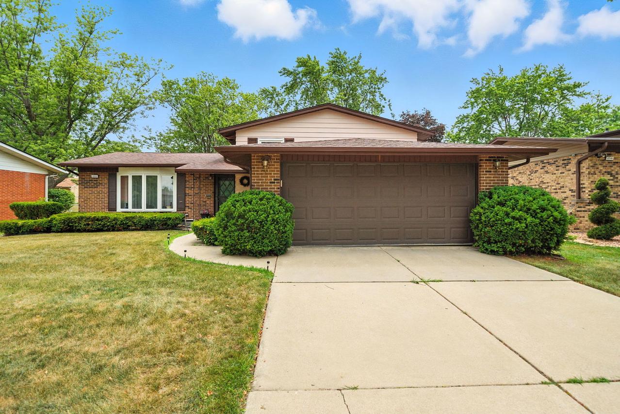 22555 Mission Dr., Richton Park, IL 60471