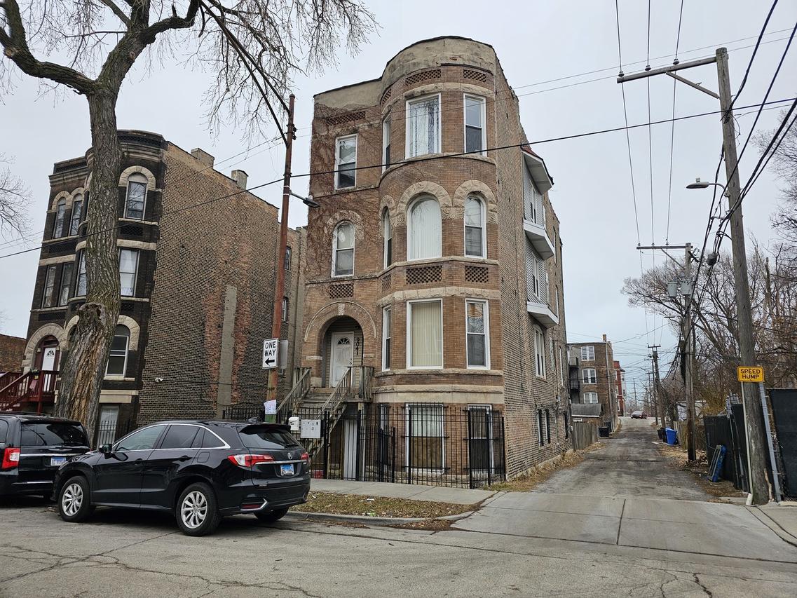 9041 S Burley Ave., Chicago, IL 60617