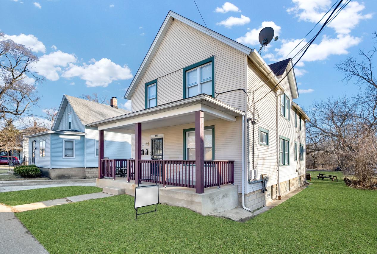 1915 Vermont St., Blue Island, IL 60406