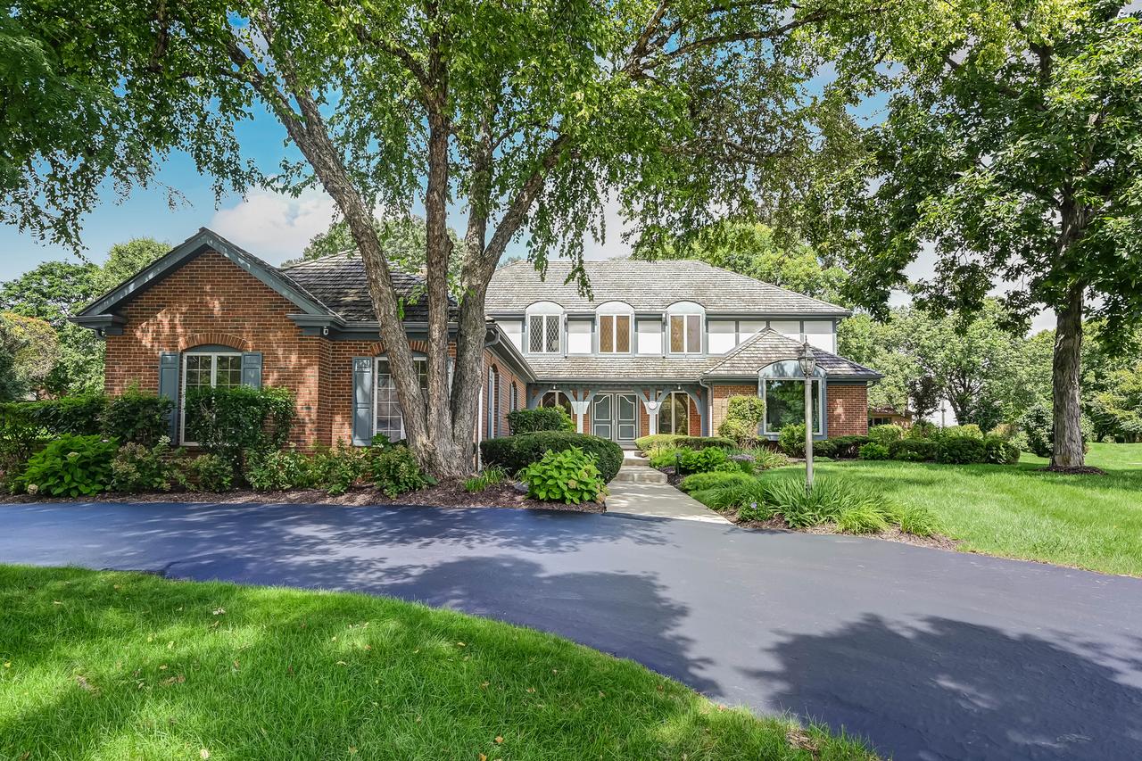 5 Regent Ct., Burr Ridge, IL 60527