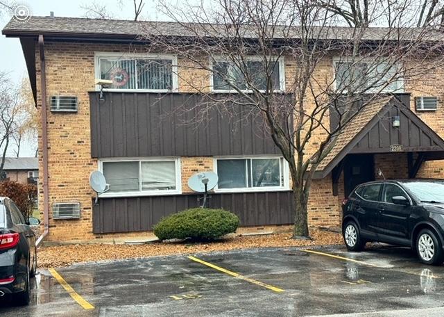 2208 Arbor Cir. #1, Downers Grove, IL 60515