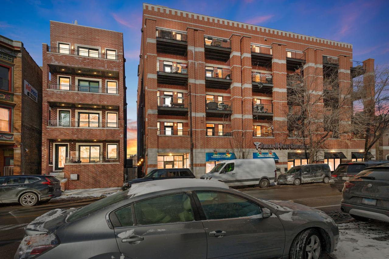 2222 W Belmont Ave. #203, Chicago, IL 60618