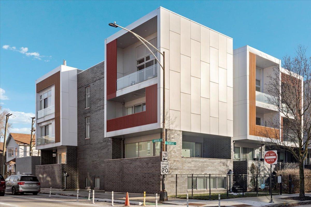 935 N Hermitage Ave. #2, Chicago, IL 60622