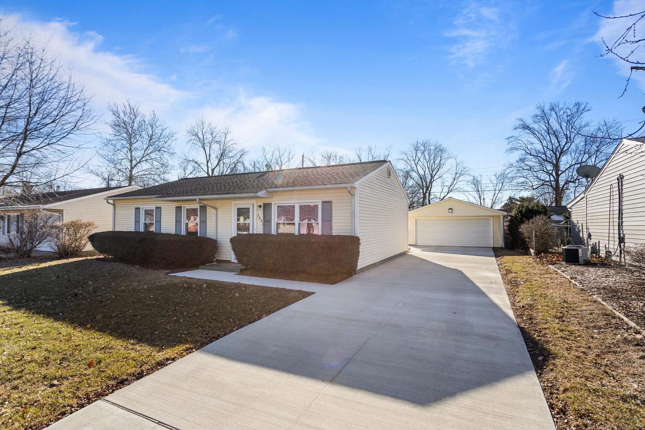 2801 Lawndale Dr., Champaign, IL 61821